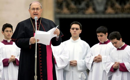 Cardinal Sandri recites the Angelus at the Vatican in 2005, serving as a stand-in for Pope John Paul II (Photo: CNS)