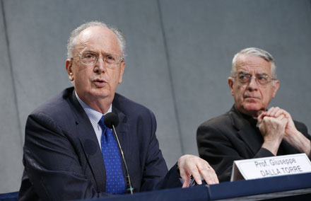 Giuseppe Dalla Torre, president of the Vatican City State court, left, and Vatican spokesman Fr Federico Lombardi (Photo: CNS)